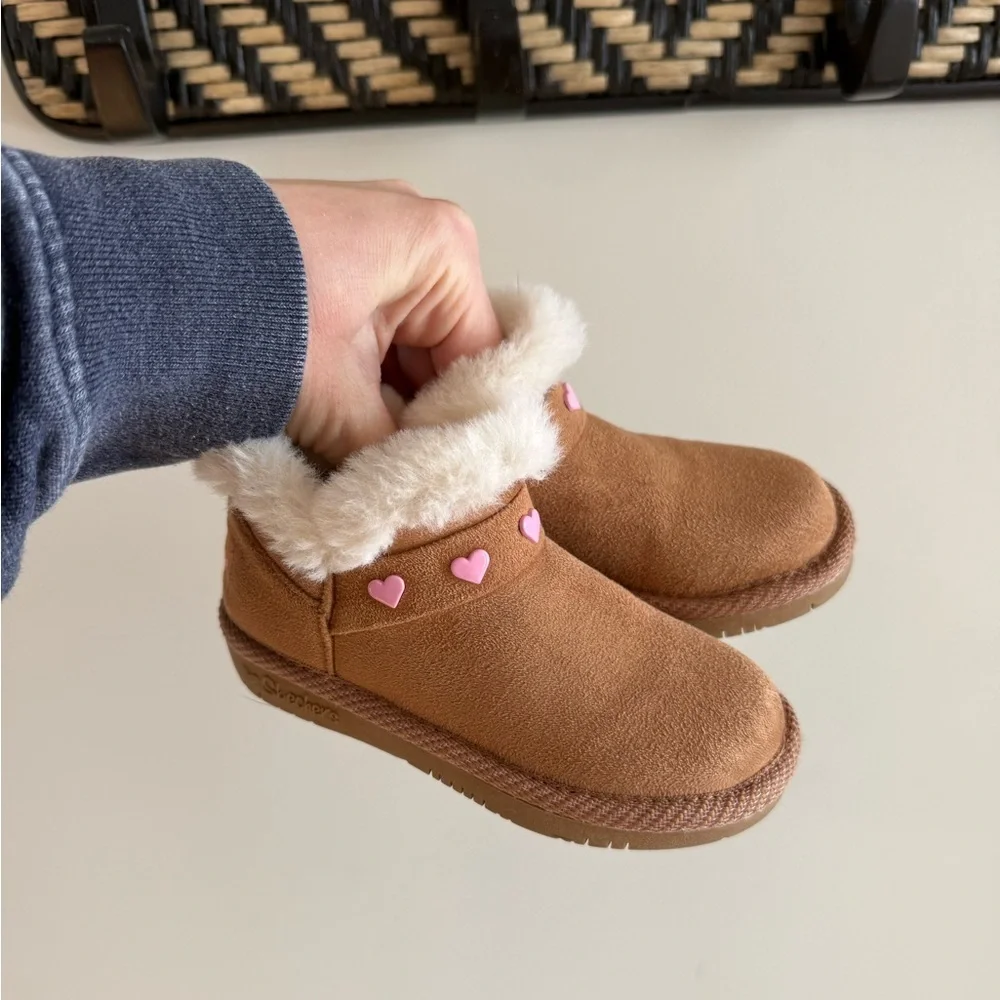 Sketchers Glam Slam Mount Cozy Sherpa Boots - Brown/Pink Hearts - Toddler Size 7